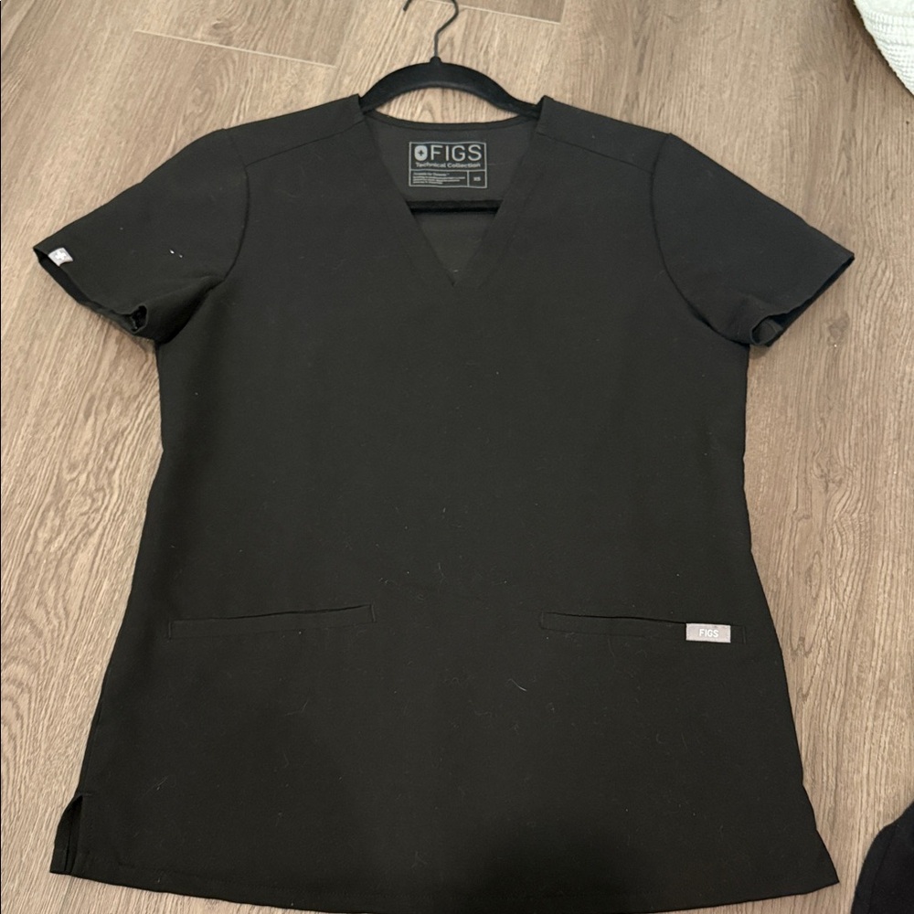 Figs Women's Black Short Sleeve V-Neck Top